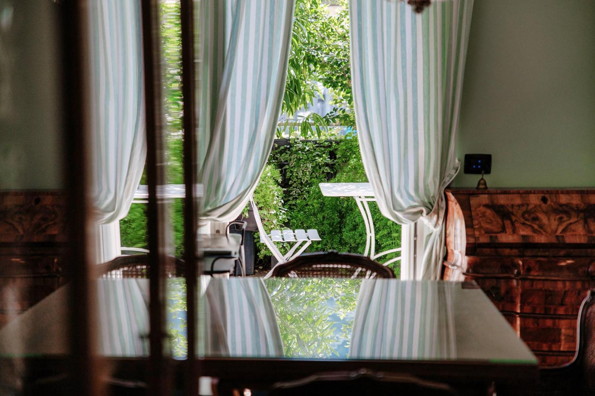 Green Home 65 - The House Of Travelers Como Exteriör bild