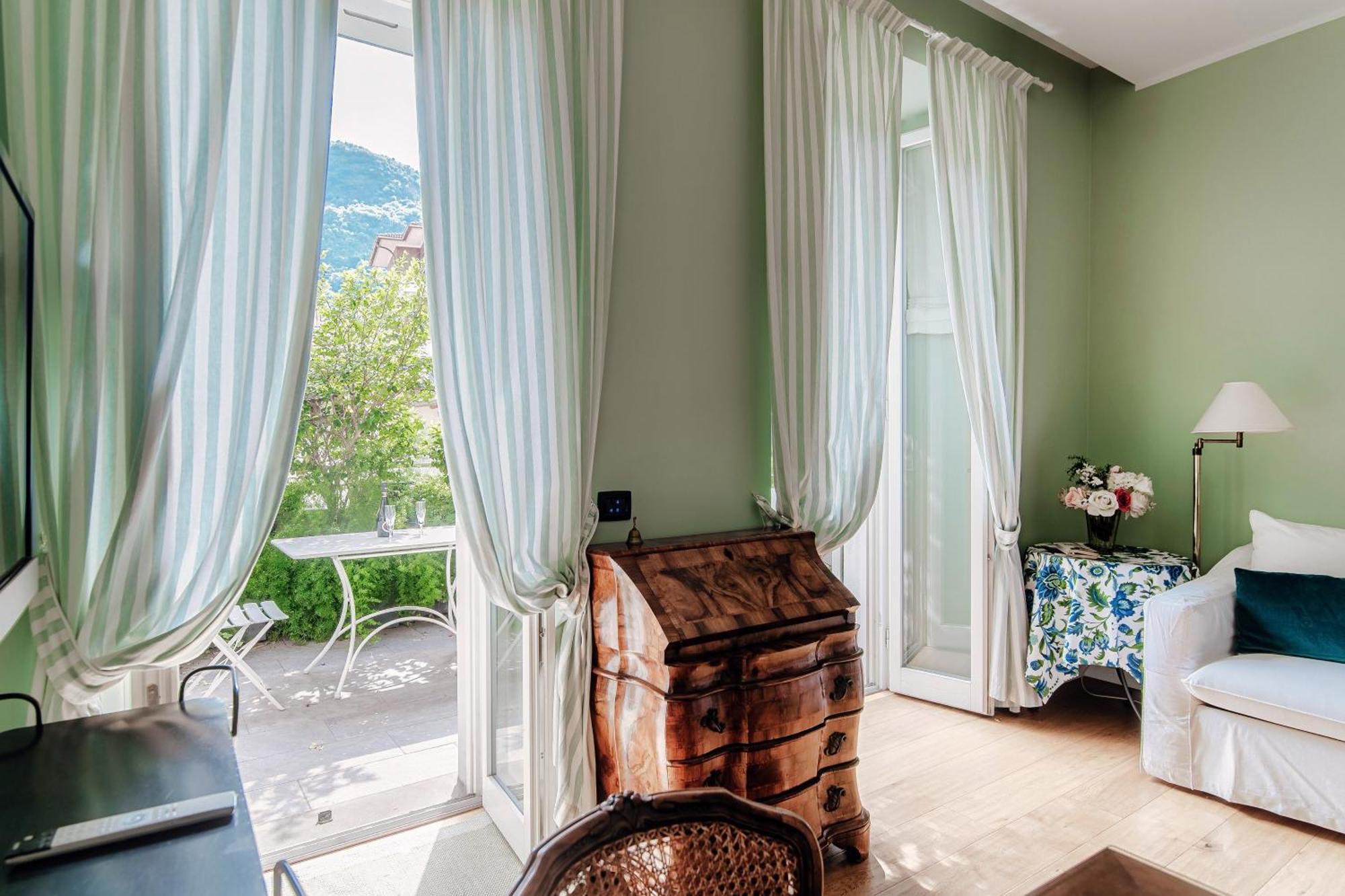 Green Home 65 - The House Of Travelers Como Exteriör bild